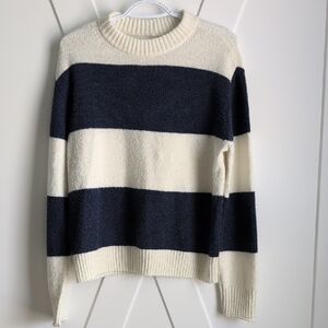 American Eagle Outfitters Navy and Cream Crewneck Sweater